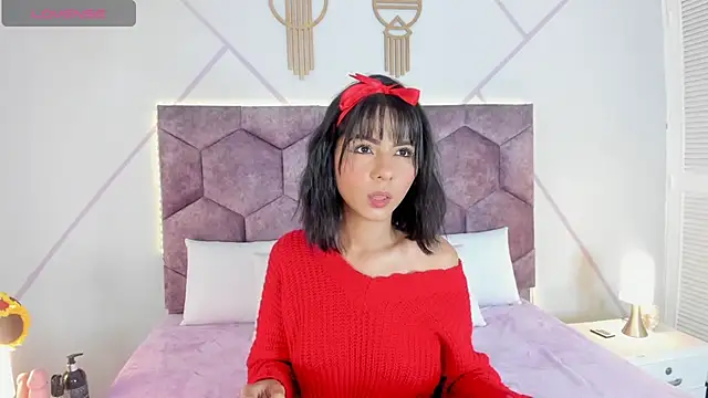 aurora collinss  online show from 21, 10, 2025