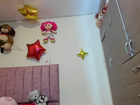 Snapshot of hot-nikol chatting on 22, 3, 2025 hot-nikol online show from 22, 3, 2025