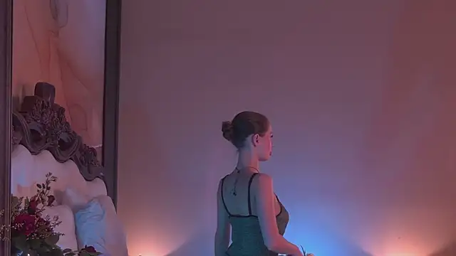 Amanda River online show from 5, 11, 2025