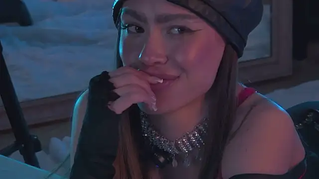 Amanda River online show from 12, 11, 2025