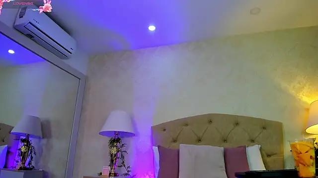 Mia Montess online show from 28, 5, 2026