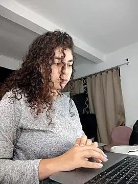 Snapshot of JessBrown chatting on 7, 3, 2025 JessBrown online show from 7, 3, 2025