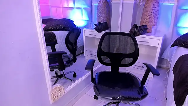 LexiAndDeker online show from 18, 12, 2025