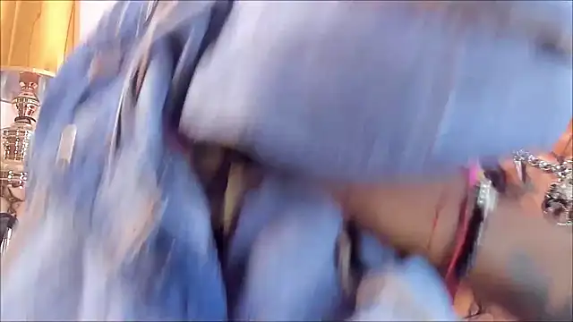 Aprillebony online show from 10, 9, 2025