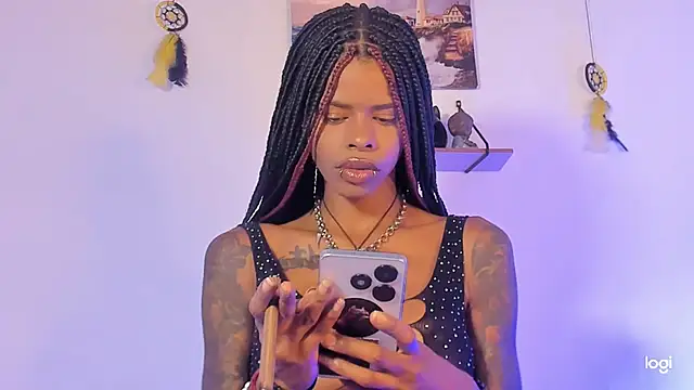 Aprillebony online show from 3, 10, 2025