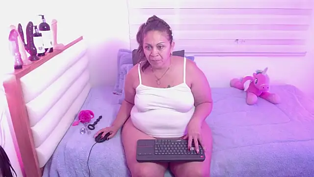 Snapshot of scarlettbooty chatting on 28, 4, 2026 scarlettbooty online show from 28, 4, 2026
