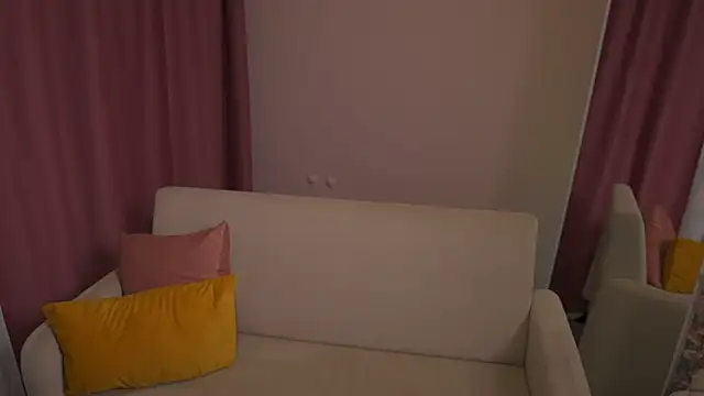 Snapshot of ElenaLarsson chatting on 11, 3, 2025 ElenaLarsson online show from 11, 3, 2025