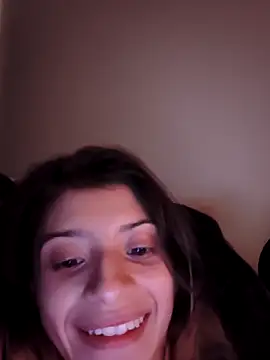 Snapshot of KratosAfroditacs chatting on 5, 4, 2026 KratosAfroditacs online show from 5, 4, 2026