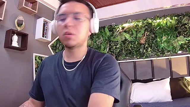 alex  montesco online show from 6, 3, 2025