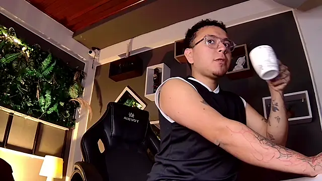 alex  montesco online show from 7, 3, 2025