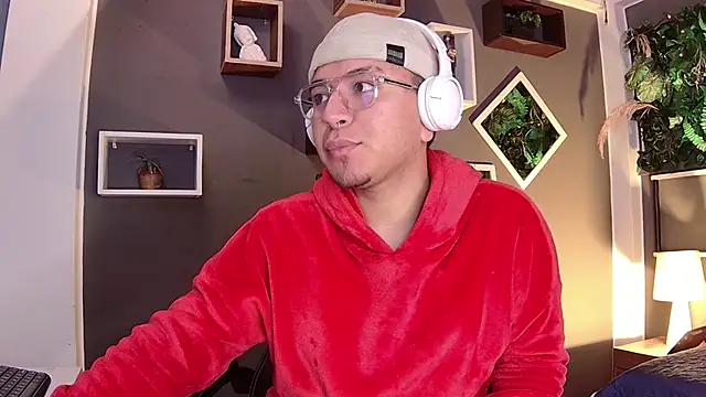 alex  montesco online show from 8, 3, 2025