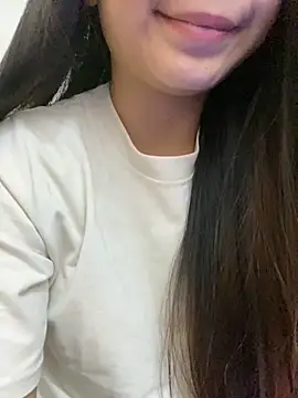 Lyly2525 online show from 24, 11, 2025