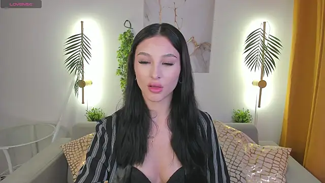 Snapshot of Erika_Flame chatting on 11, 10, 2025 Erika Flame online show from 11, 10, 2025