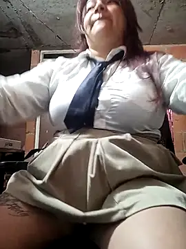 isis milove online show from 14, 4, 2026