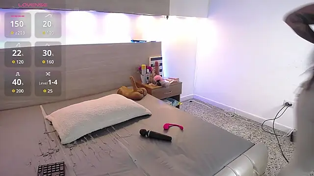 Cristal Velle online show from 6, 10, 2025