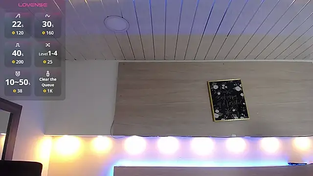 Cristal Velle online show from 7, 10, 2025