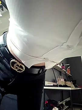 Isabella Varella online show from 12, 9, 2025