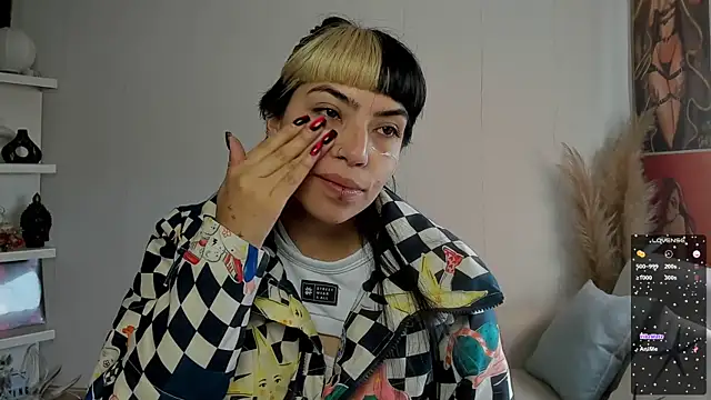 Saraa Desiree online show from 11, 9, 2025