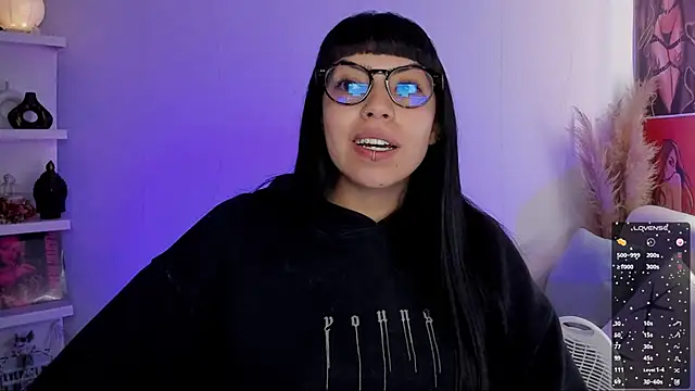 Saraa Desiree online show from 23, 9, 2025