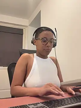 Melia Rayne online show from 15, 5, 2026