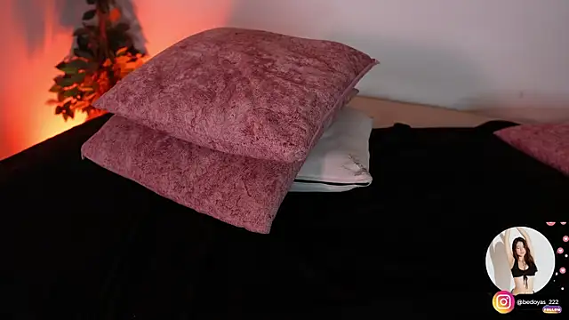 Snapshot of alison222_ chatting on 14, 11, 2025 alison222 online show from 14, 11, 2025