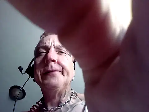 BADCOMPANY123 online show from 10, 9, 2025