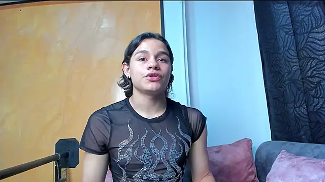 Snapshot of Moonroxe_ chatting on 12, 3, 2025 Moonroxe online show from 12, 3, 2025