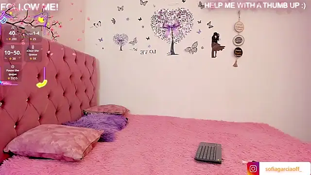 Snapshot of Moonroxe_ chatting on 20, 11, 2025 Moonroxe online show from 20, 11, 2025