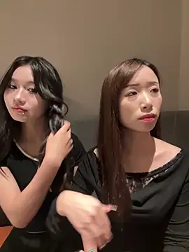 Snapshot of TOP_yoyo chatting on 11, 10, 2025 TOP yoyo online show from 11, 10, 2025