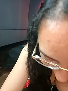 Snapshot of Sarafountain chatting on 5, 11, 2025 Sarafountain online show from 5, 11, 2025