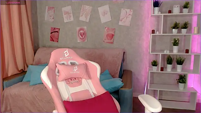 Cassie Scott online show from 16, 3, 2025