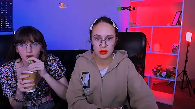 Snapshot of mona_cloud chatting on 5, 11, 2025 mona cloud online show from 5, 11, 2025