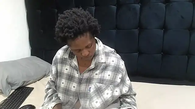 Snapshot of TaurusClitCake chatting on 2, 10, 2025 TaurusClitCake online show from 2, 10, 2025