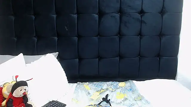 Snapshot of TaurusClitCake chatting on 6, 10, 2025 TaurusClitCake online show from 6, 10, 2025