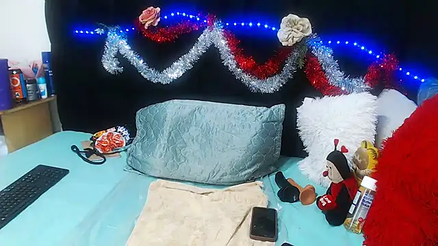 Snapshot of TaurusClitCake chatting on 7, 11, 2025 TaurusClitCake online show from 7, 11, 2025