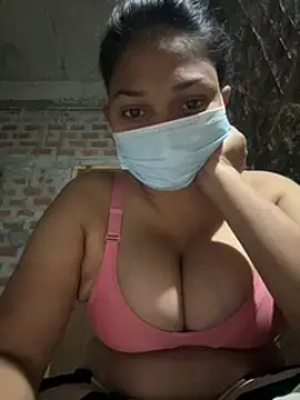 Snapshot of divya_arora22 chatting on 7, 3, 2025 divya arora22 online show from 7, 3, 2025