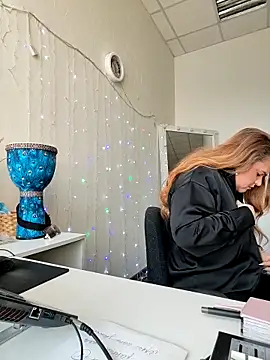 Snapshot of Juicy_PeachLux chatting on 16, 3, 2026 Juicy PeachLux online show from 16, 3, 2026