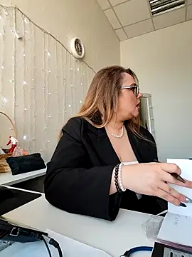 Snapshot of Juicy_PeachLux chatting on 26, 3, 2026 Juicy PeachLux online show from 26, 3, 2026