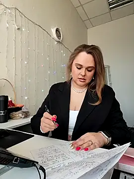 Snapshot of Juicy_PeachLux chatting on 1, 4, 2026 Juicy PeachLux online show from 1, 4, 2026