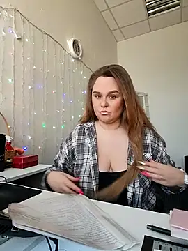 Snapshot of Juicy_PeachLux chatting on 2, 4, 2026 Juicy PeachLux online show from 2, 4, 2026