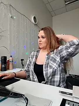 Snapshot of Juicy_PeachLux chatting on 24, 4, 2026 Juicy PeachLux online show from 24, 4, 2026