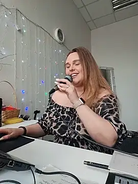 Snapshot of Juicy_PeachLux chatting on 14, 5, 2026 Juicy PeachLux online show from 14, 5, 2026