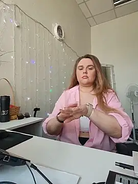 Snapshot of Juicy_PeachLux chatting on 17, 5, 2026 Juicy PeachLux online show from 17, 5, 2026