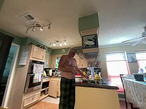 superbearboss online show from 10, 5, 2026