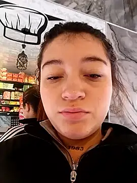 Snapshot of Karina_Leon chatting on 29, 11, 2025 Karina Leon online show from 29, 11, 2025