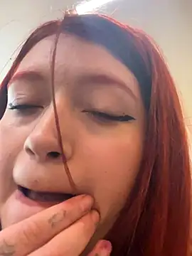 Snapshot of Karina_Leon chatting on 16, 12, 2025 Karina Leon online show from 16, 12, 2025