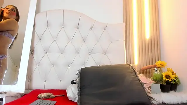 Alexa Bravva online show from 2, 10, 2025