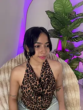 Snapshot of _Emily_Thompson_ chatting on 4, 3, 2026 Emily Thompson online show from 4, 3, 2026