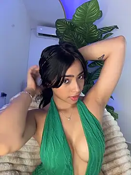 Snapshot of _Emily_Thompson_ chatting on 1, 4, 2026 Emily Thompson online show from 1, 4, 2026