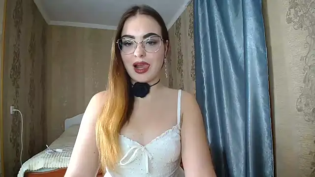 Snapshot of Leila_Kissyu chatting on 21, 11, 2025 Leila Kissyu online show from 21, 11, 2025